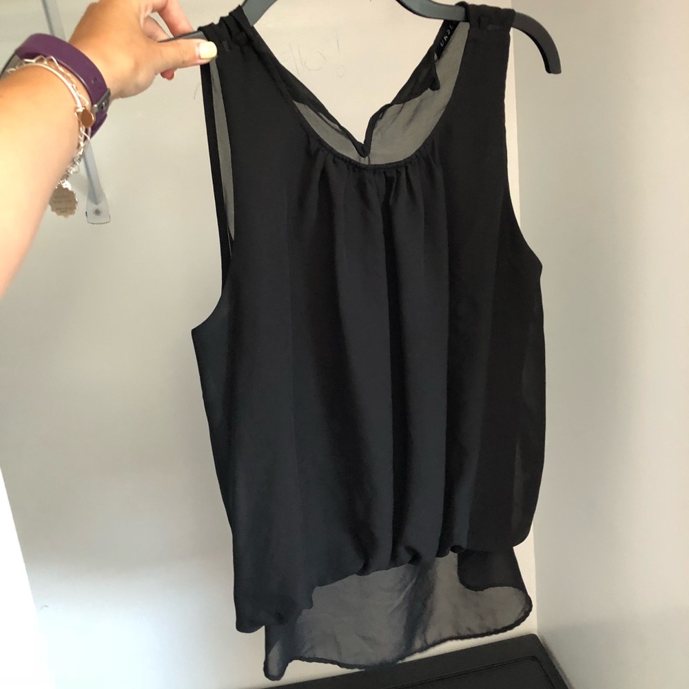 Black tank top!